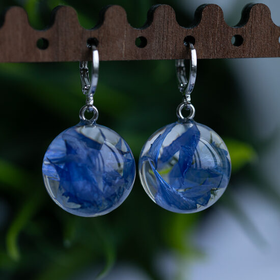 Rudzupuķu ziedlapiņu auskari sfēriņā (pieejams iegādei uzreiz)